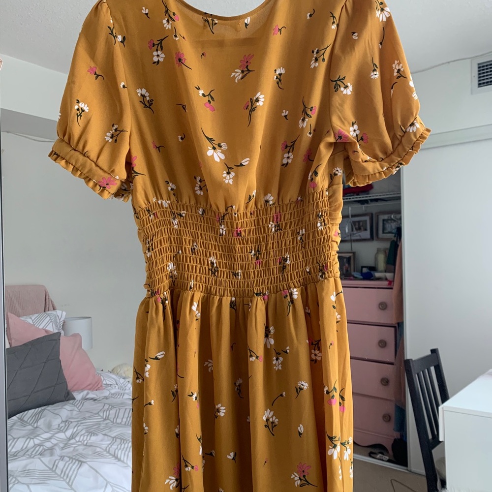 Fun, floral summer dress from Urban Outfitters - Picture 3 of 3